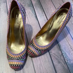 Report Signature Brand heels